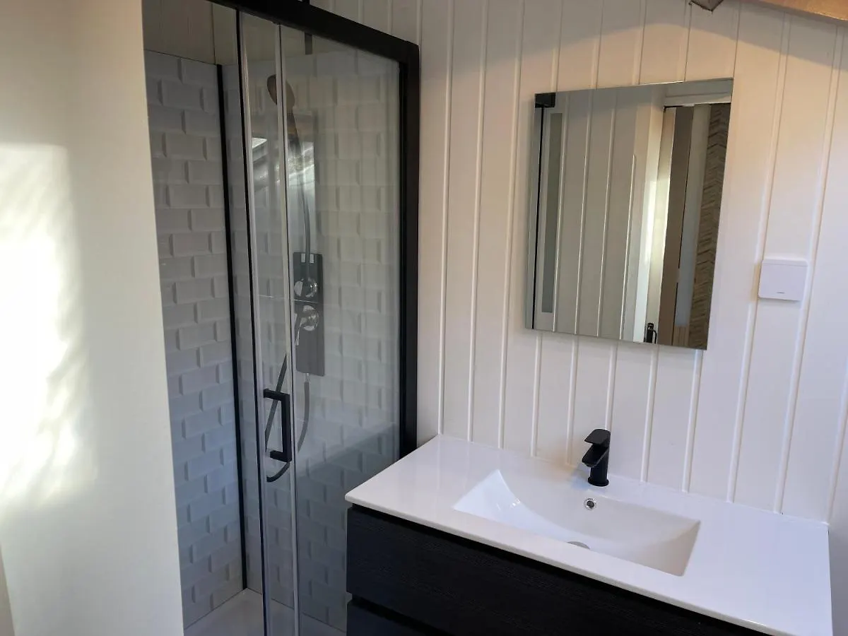 Studio 42M2 Centre-Bourg Saint-Hernin